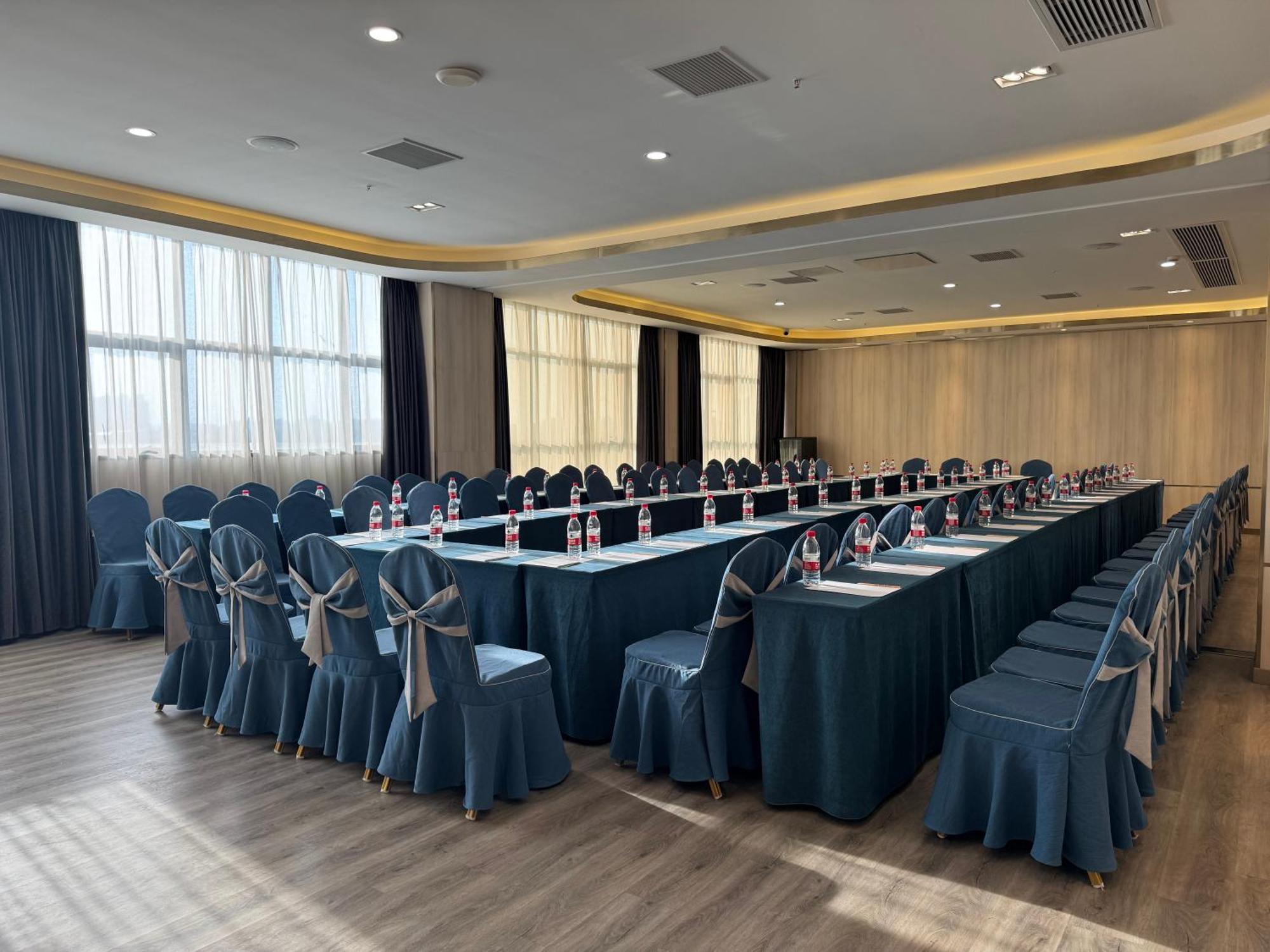 Country Inn&Suites By Radisson, Shanghai Pvg Bagian luar foto